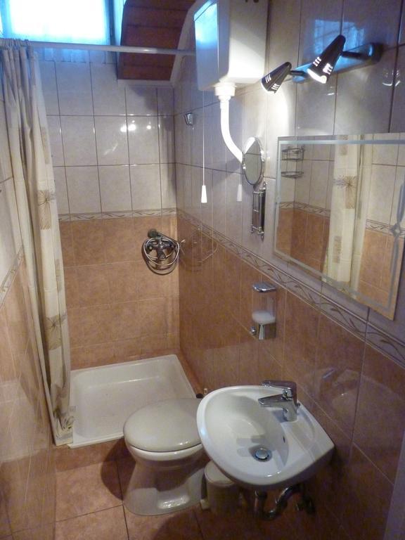 Vadasztanya Apartmanhazak Шіофок Номер фото