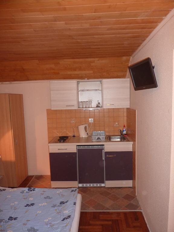 Vadasztanya Apartmanhazak Шіофок Номер фото