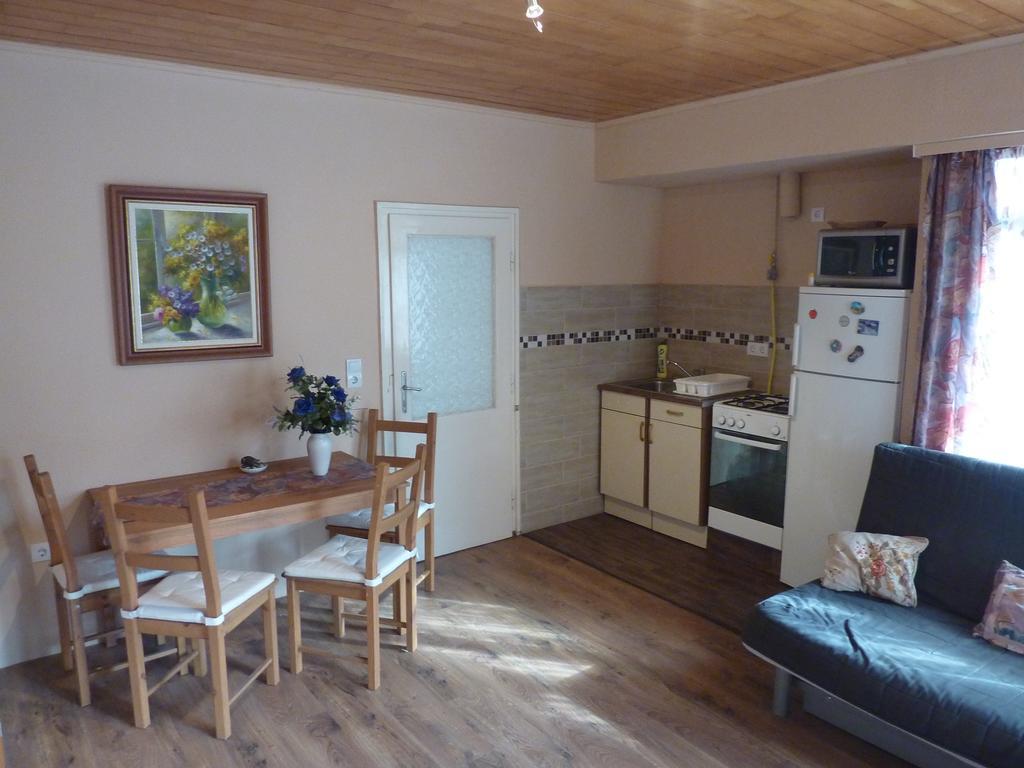 Vadasztanya Apartmanhazak Шіофок Номер фото