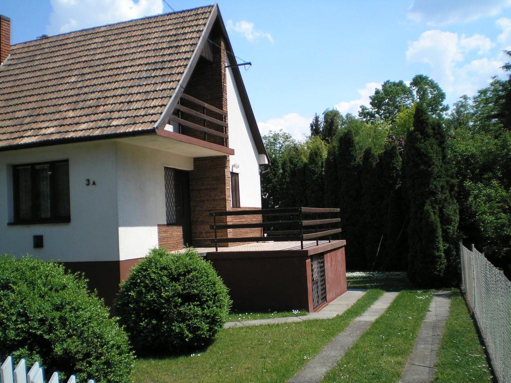 Vadasztanya Apartmanhazak Шіофок Номер фото