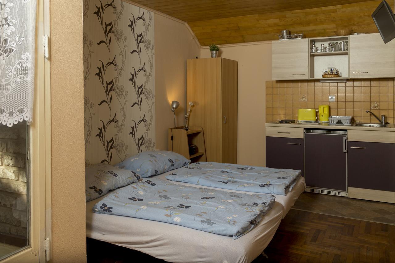 Vadasztanya Apartmanhazak Шіофок Екстер'єр фото
